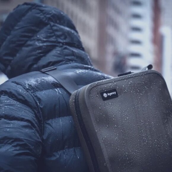 Agency Guide Waterproof Airtight Lightweight Work Travel Shoulder Laptop Bag - Picture 1 of 7